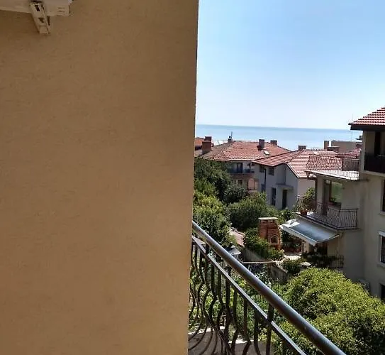 Valeev Casa de hóspedes 3*